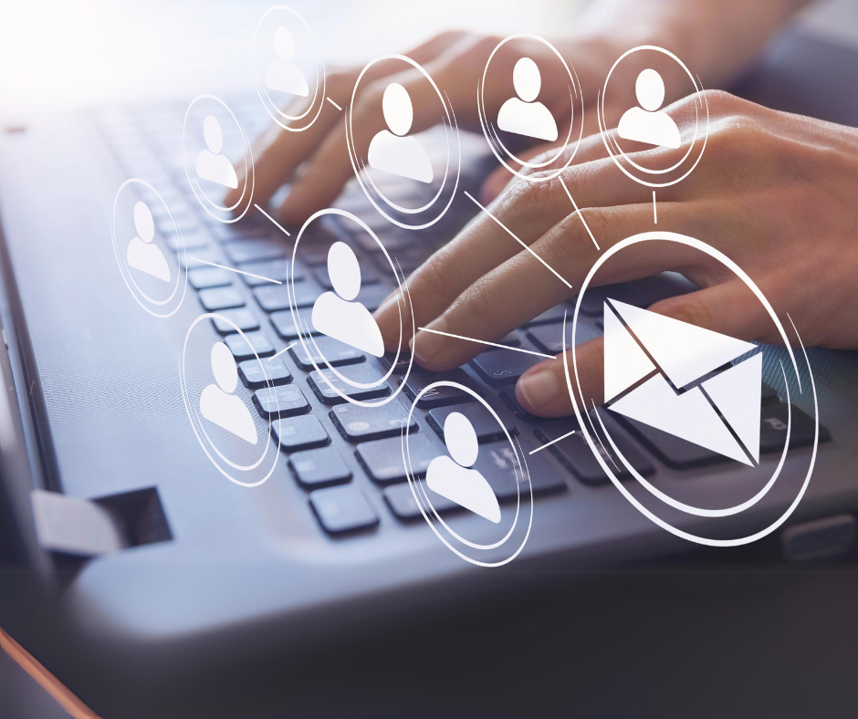 email marketing- slanje email-ova putem laptopa
